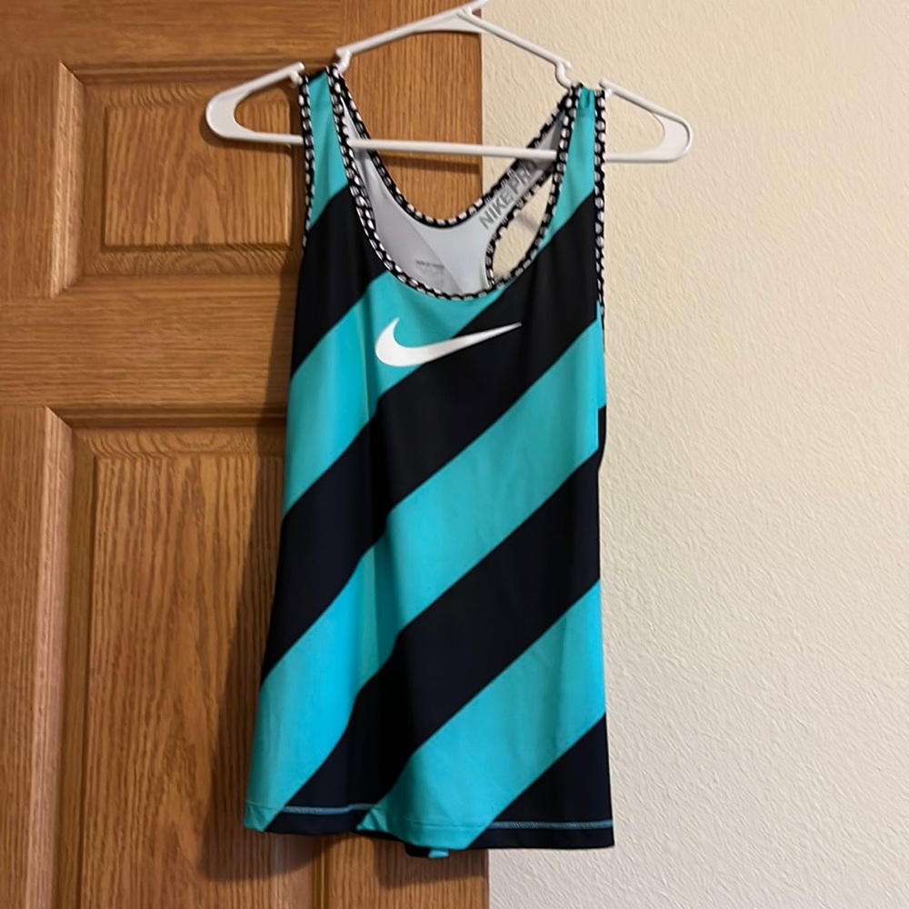 Nike Pro Women’s Size Small Running Tank Top NWOT